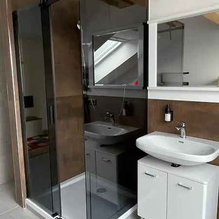 Selina Apartament *